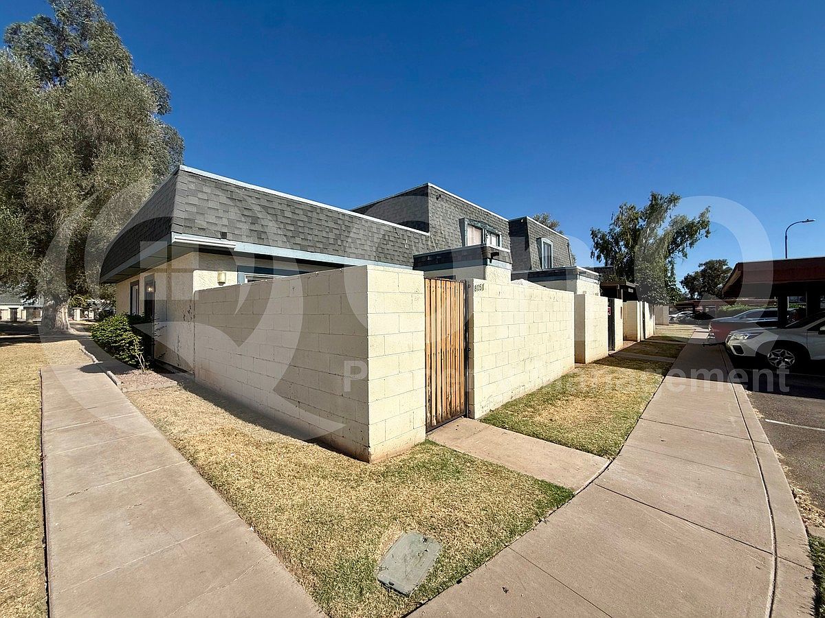 8051 N 32nd Ln Phoenix, AZ 85051 photo 3