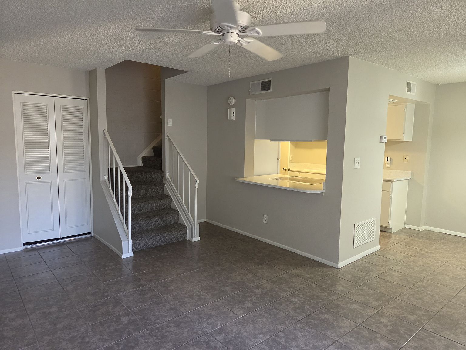 3213 W Royal Palm Rd photo 4