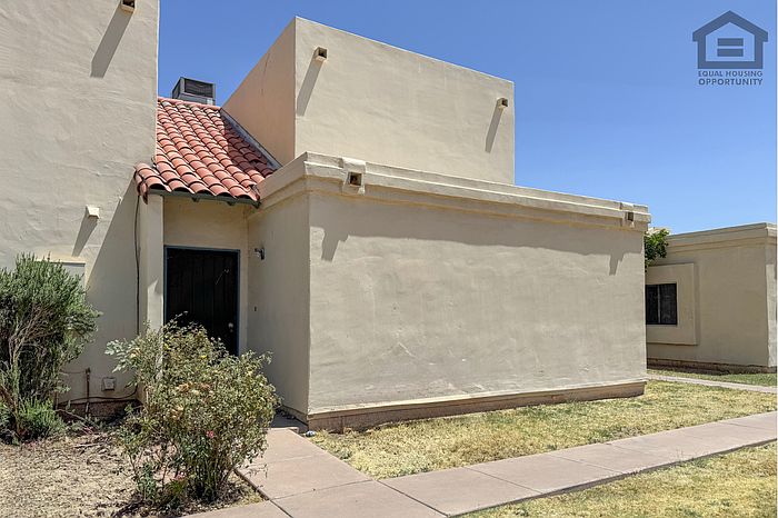 3202 W Loma Ln Phoenix, AZ 85051 photo 3