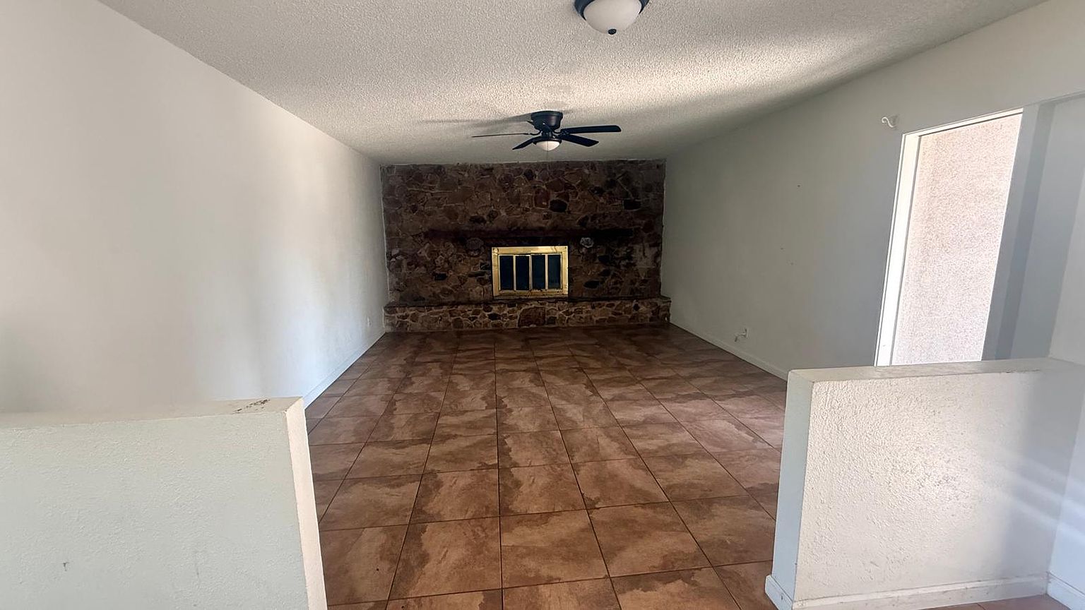 3558 W Griswold Rd photo 3