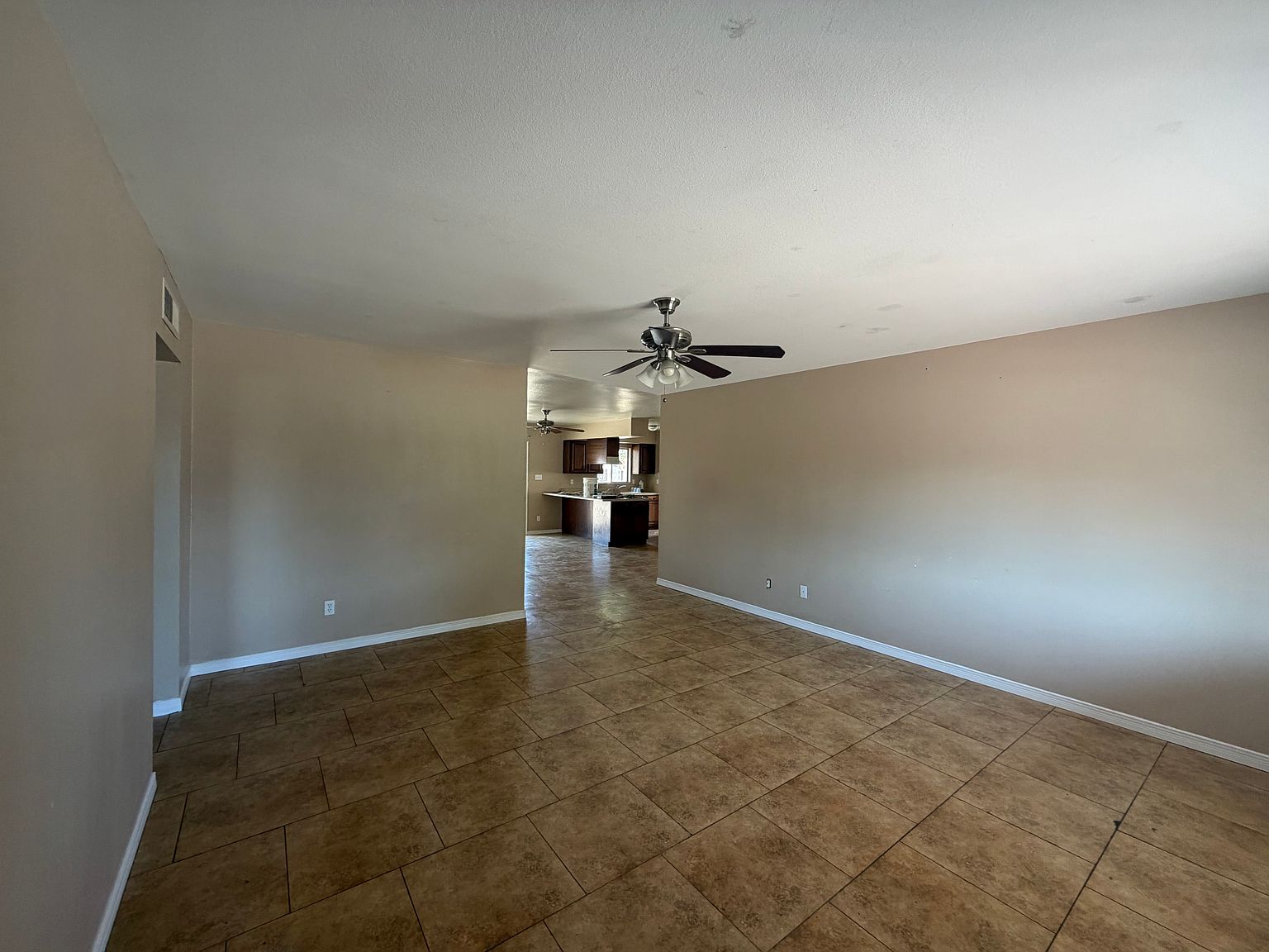 3708 W Loma Ln photo 4
