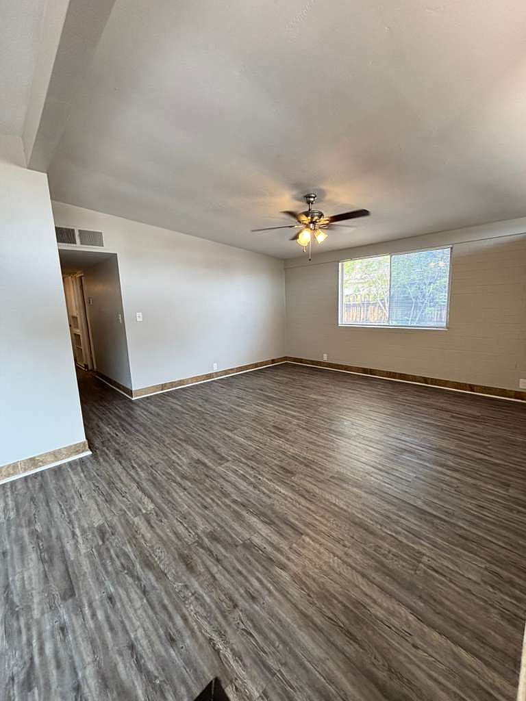 3644 W Townley Ave photo 4