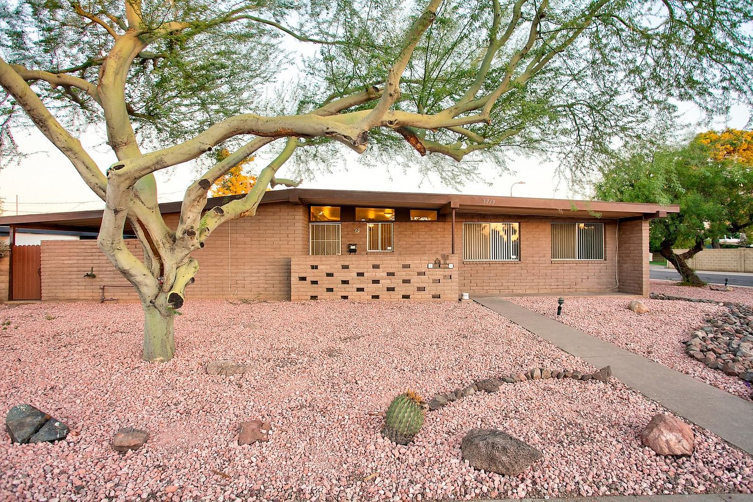 3719 W Townley Ave photo 3