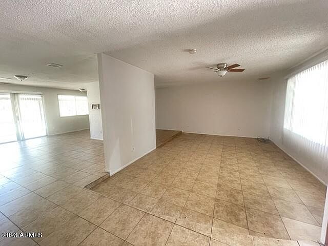 2918 W Glendale Ave photo 5