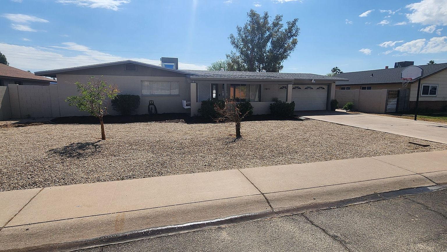 GORGEOUS 3Bed/2Bath Home w/Pool in NORTH GLEN SQUARE photo 4