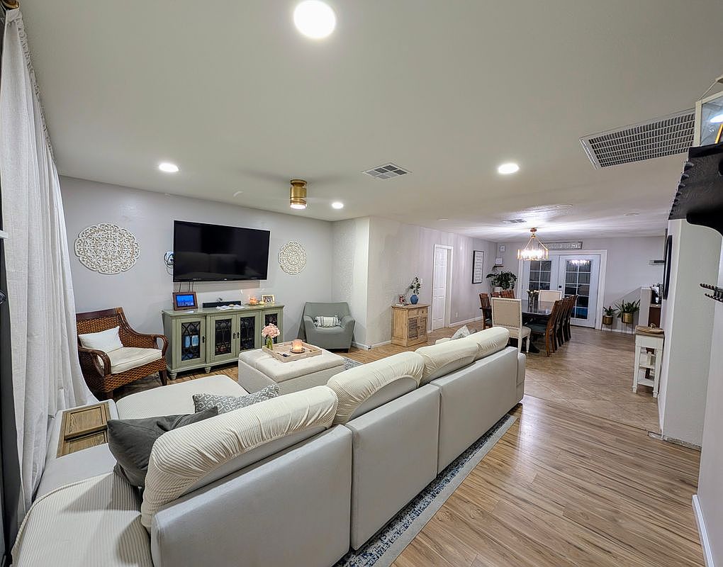 3709 W Tuckey Ln Phoenix, AZ 85019 photo 2