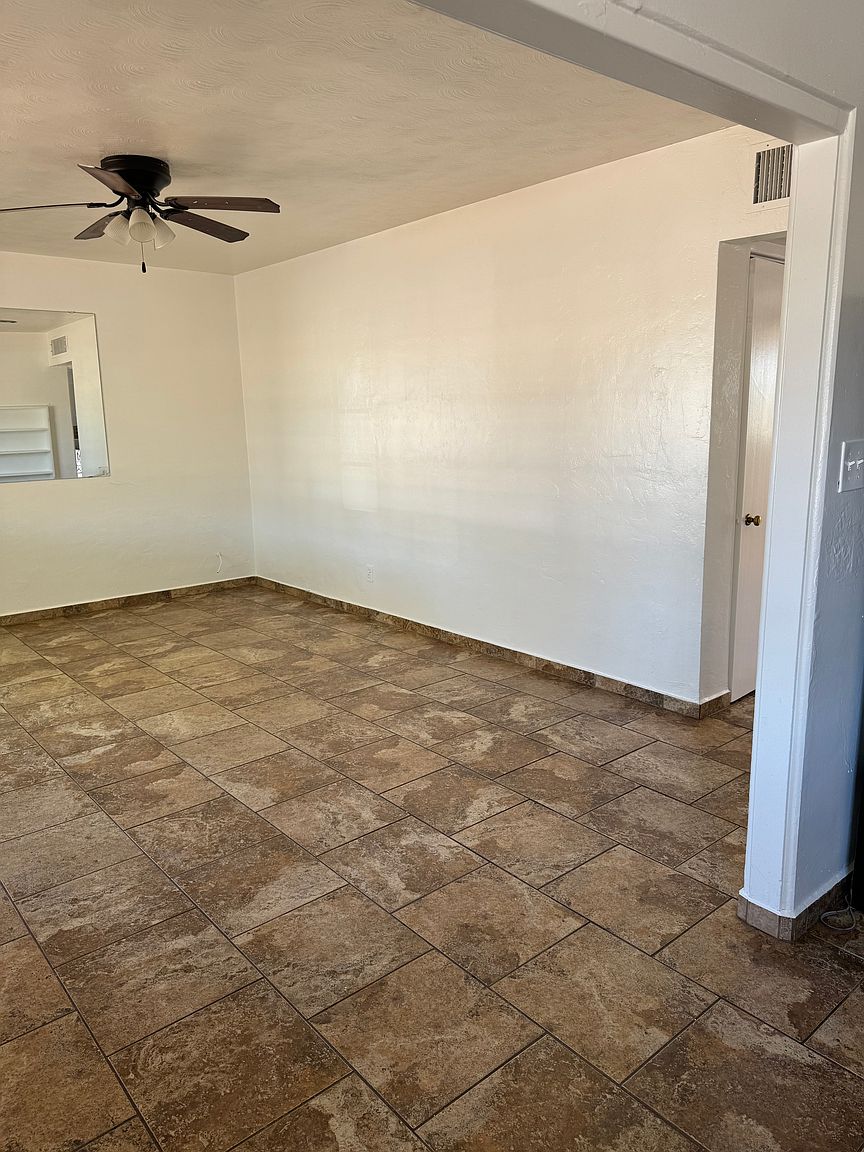 2733 W Keim Dr photo 4