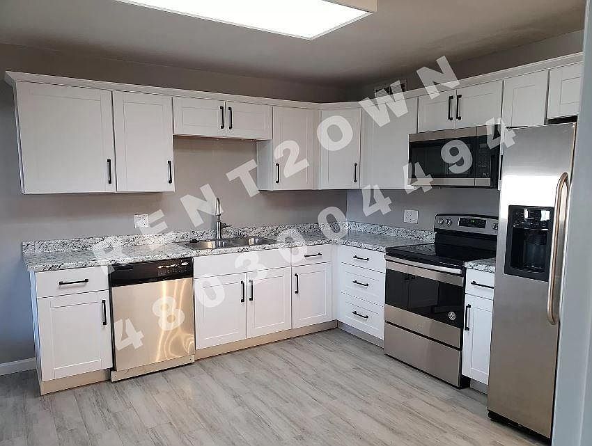 3324 W Krall St photo 2
