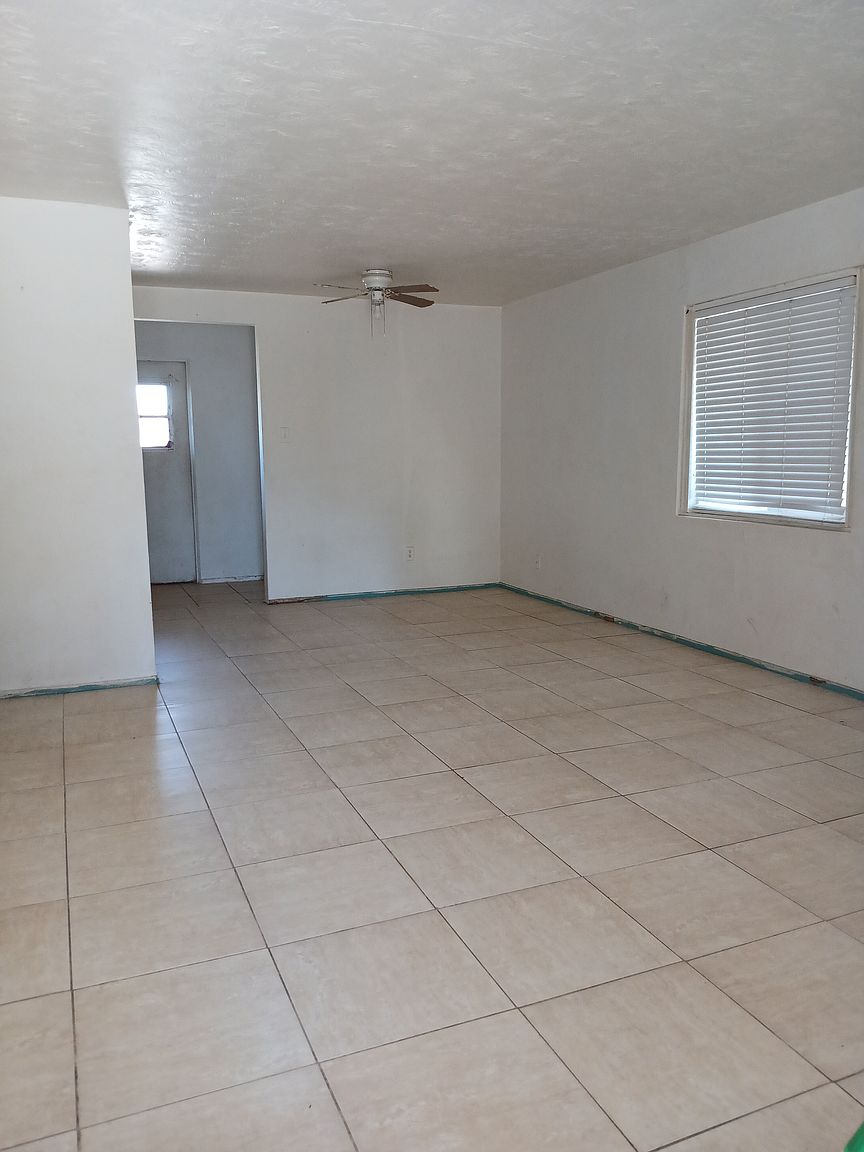 2937 W Solano Dr S photo 3
