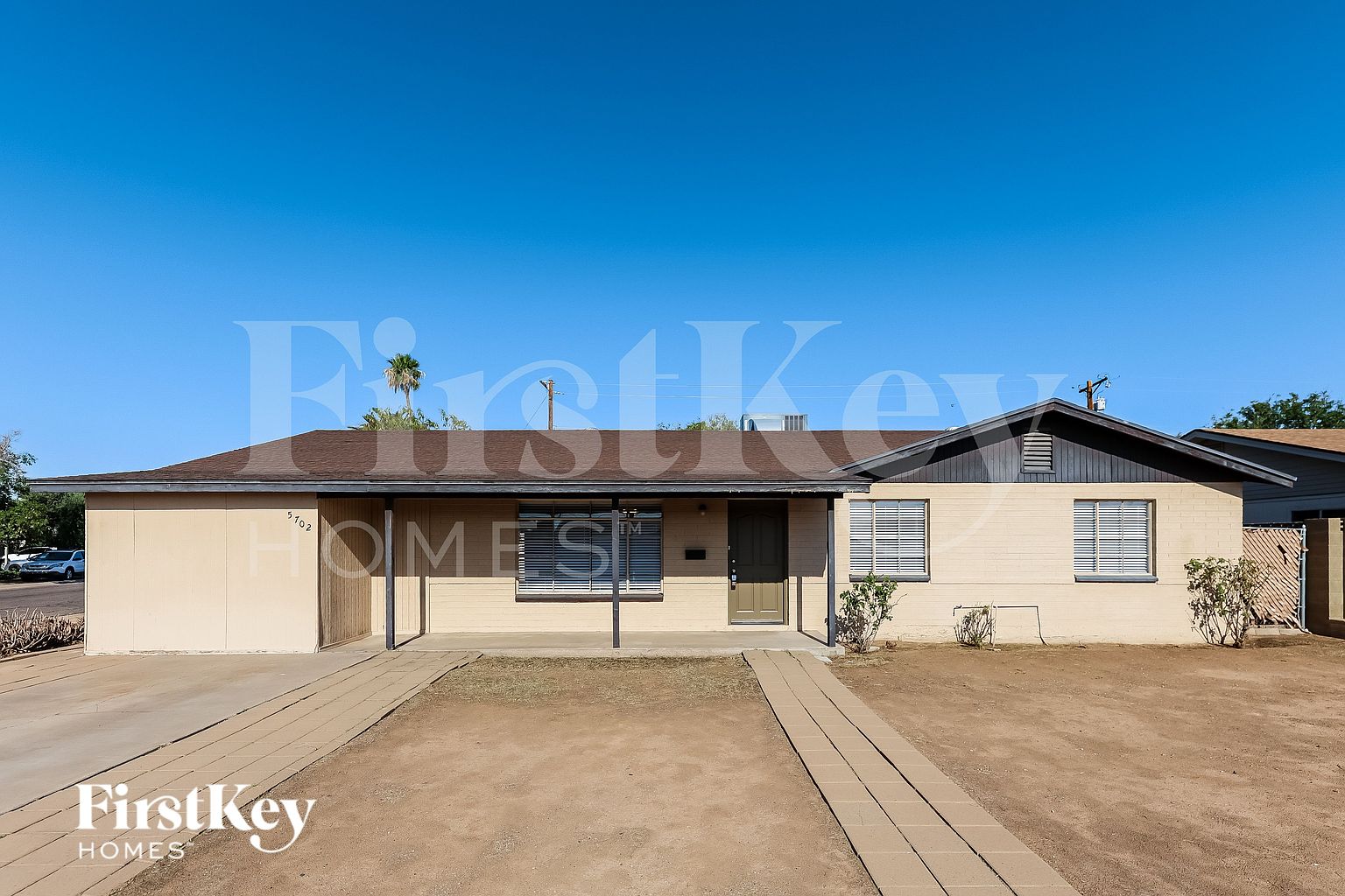 5702 N 19th Dr Phoenix, AZ 85015 photo 2