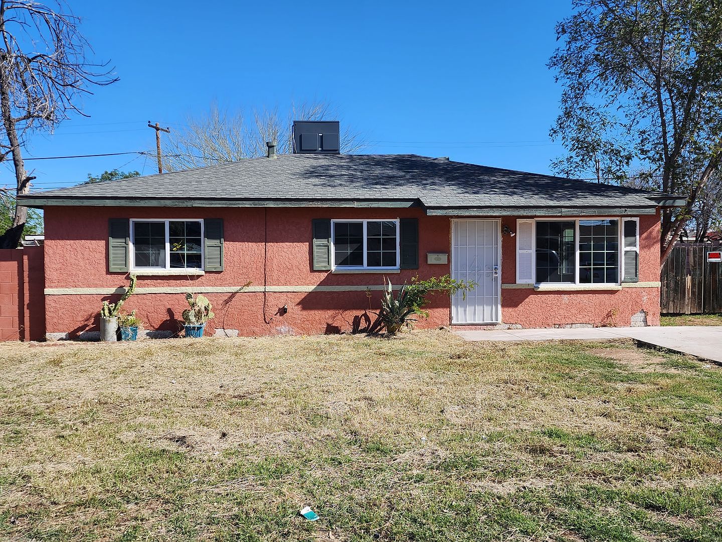 2732 W Luke Ave photo 2