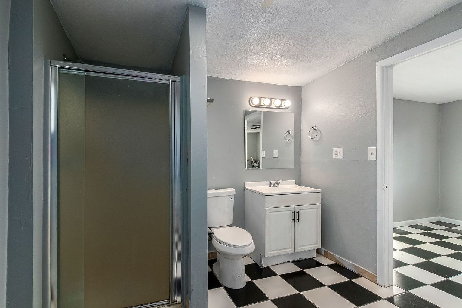 2806 W Luke Ave photo 5