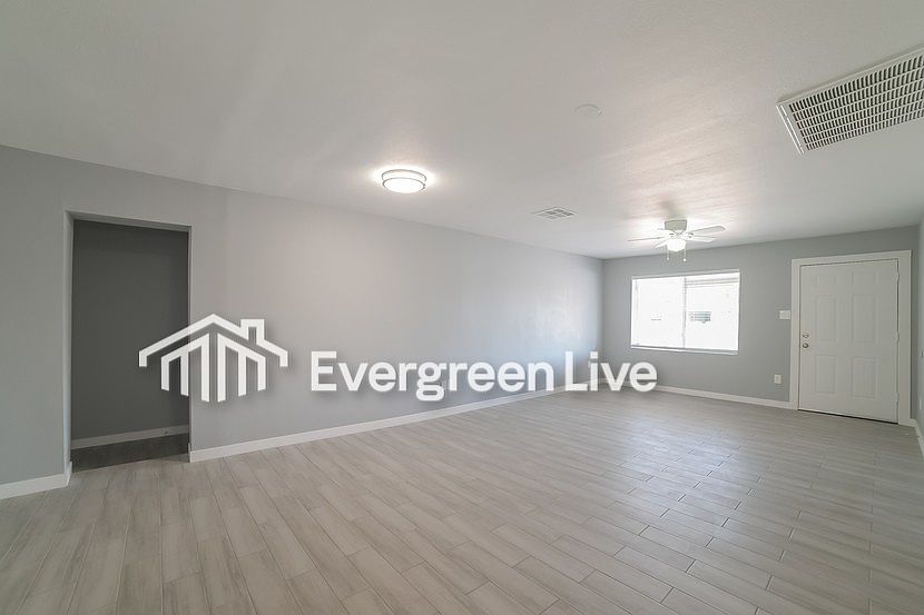 2938 W San Juan Ave photo 2