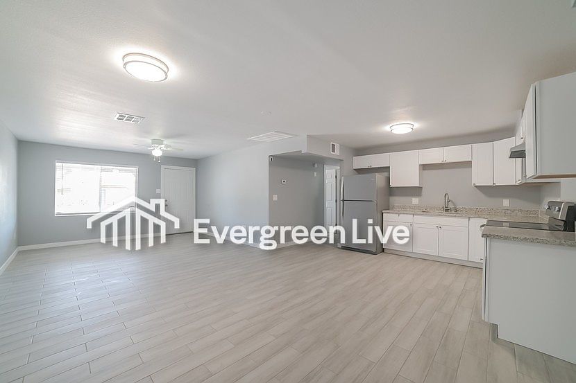 2938 W San Juan Ave photo 4