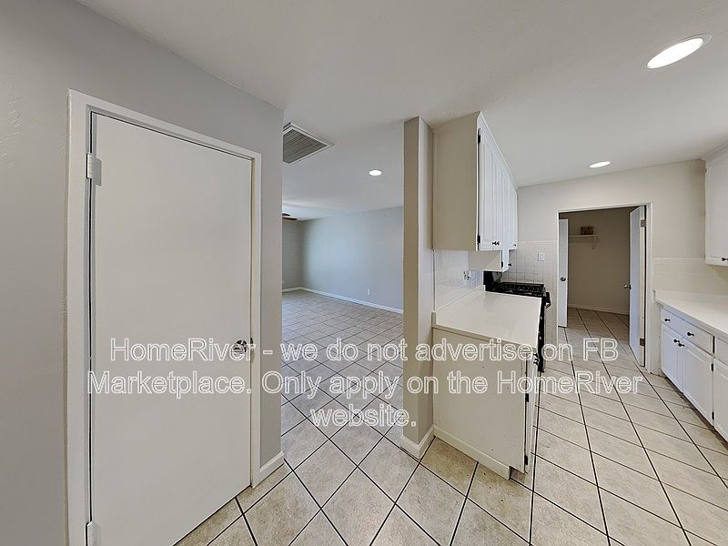 3212 W Marshall Ave photo 5