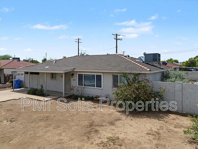 4672 N 30th Dr