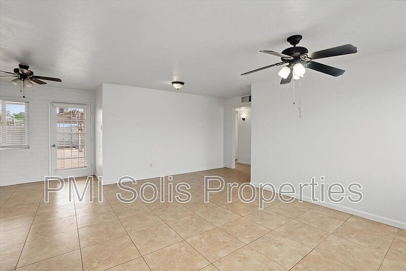 4672 N 30th Dr photo 5