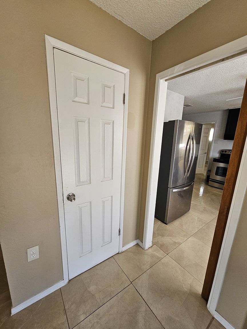 3406 W Pierson St photo 5