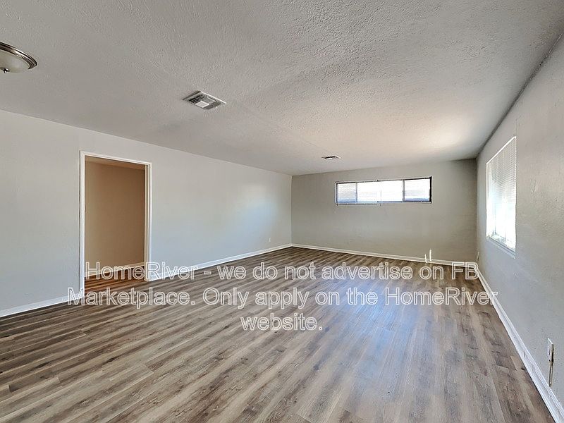 2216 W Minnezona Ave photo 4