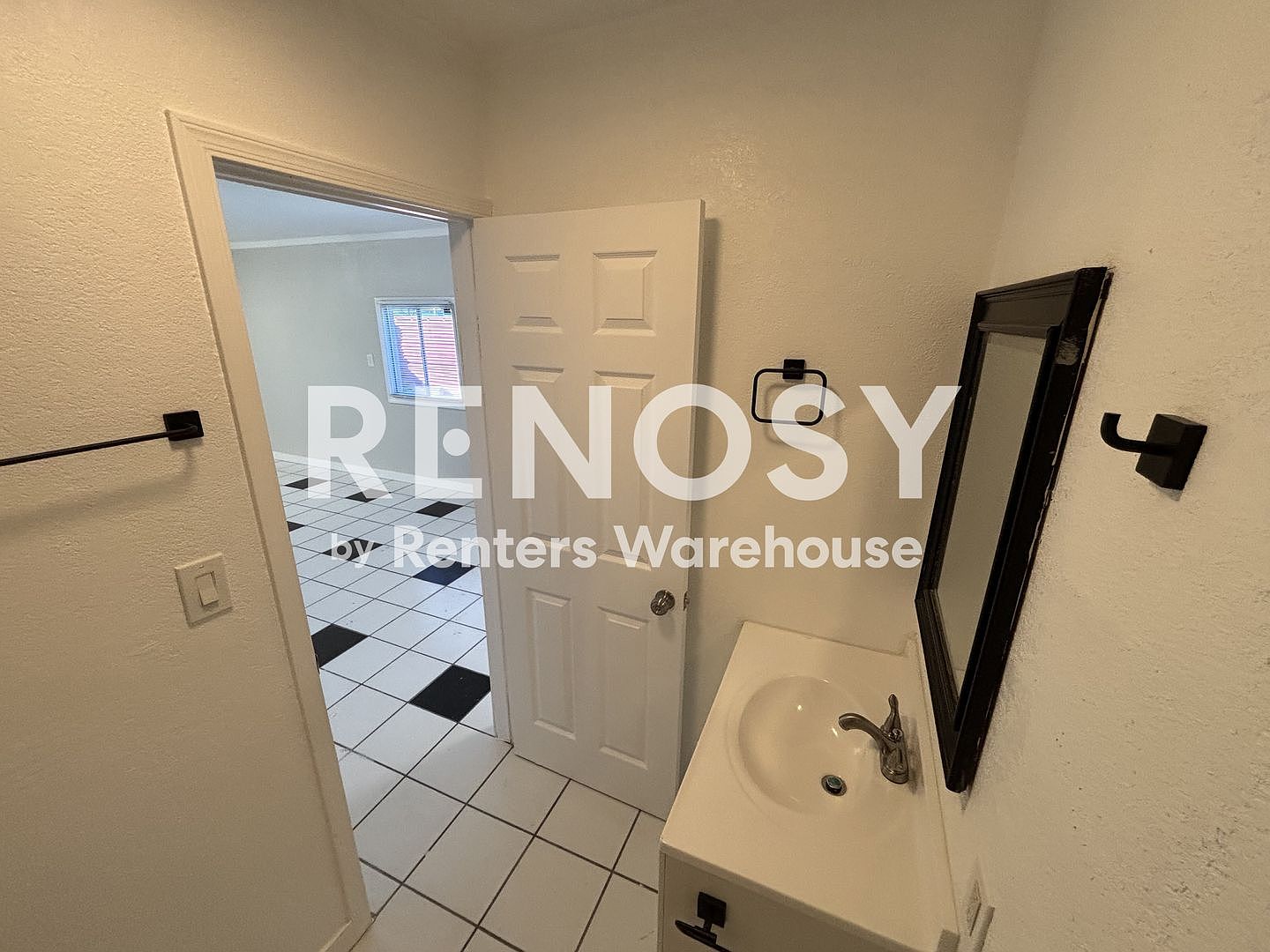 2818 W Heatherbrae Dr Phoenix, AZ 85017 photo 5
