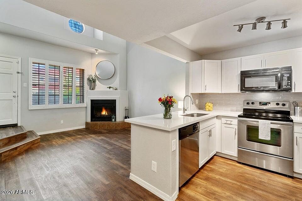 1025 E Highland Ave photo 3