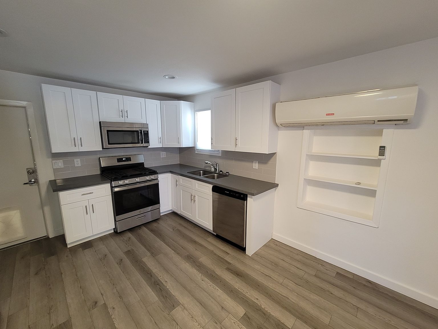 1007 E Campbell Ave photo 3