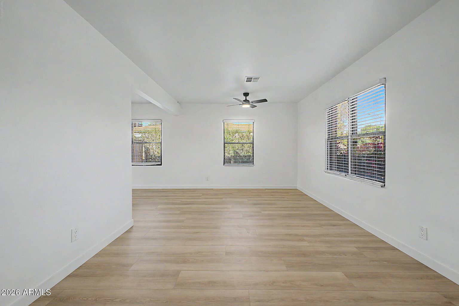 156 W Highland Ave Phoenix, AZ 85013 photo 4