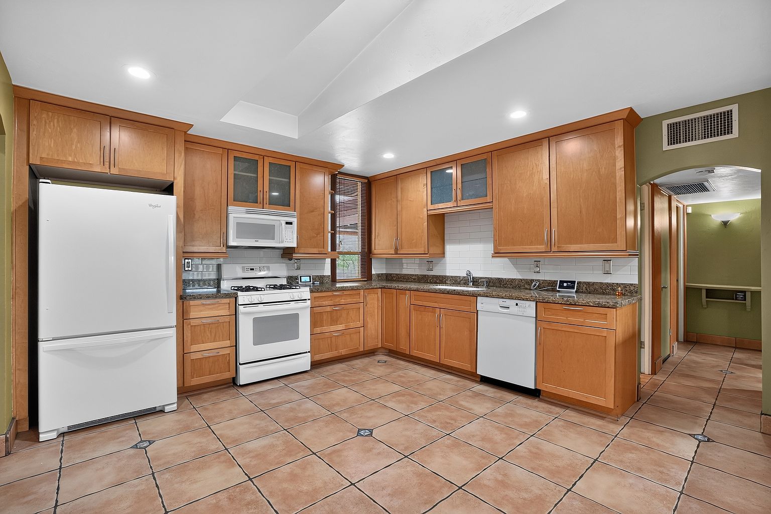 315 W Glenrosa Ave photo 5