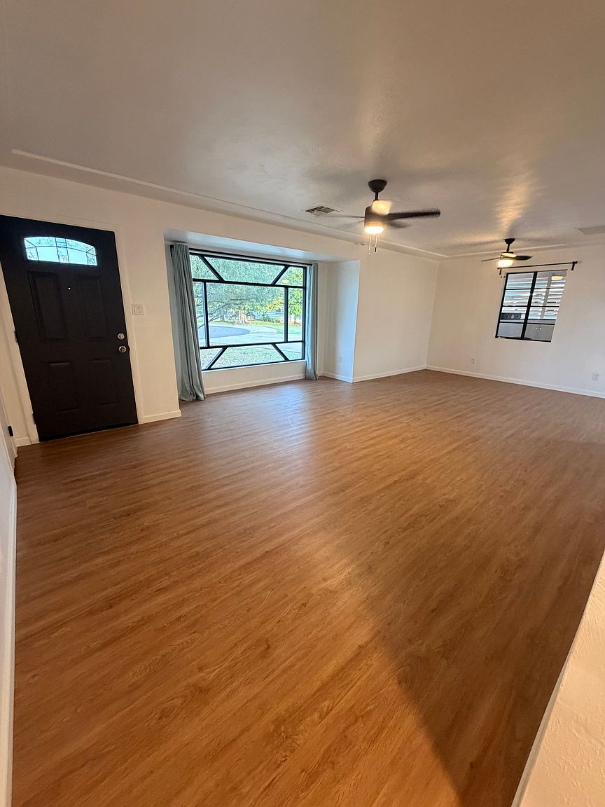 1314 W Pierson St photo 3