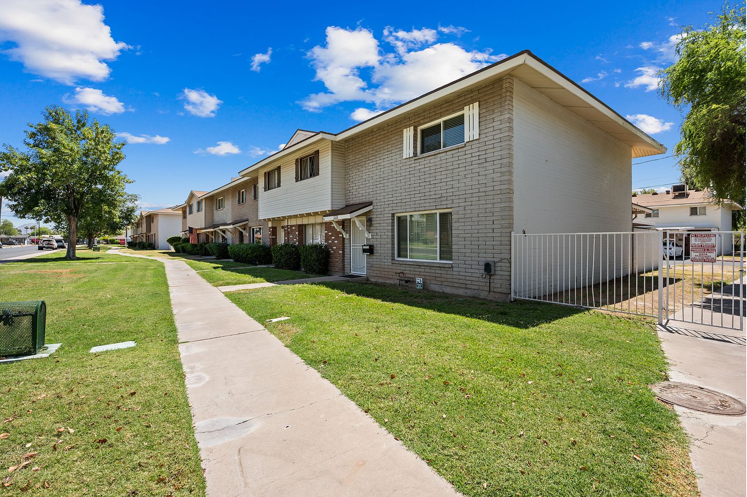 1533 W Hazelwood St Phoenix, AZ 85015 photo 3