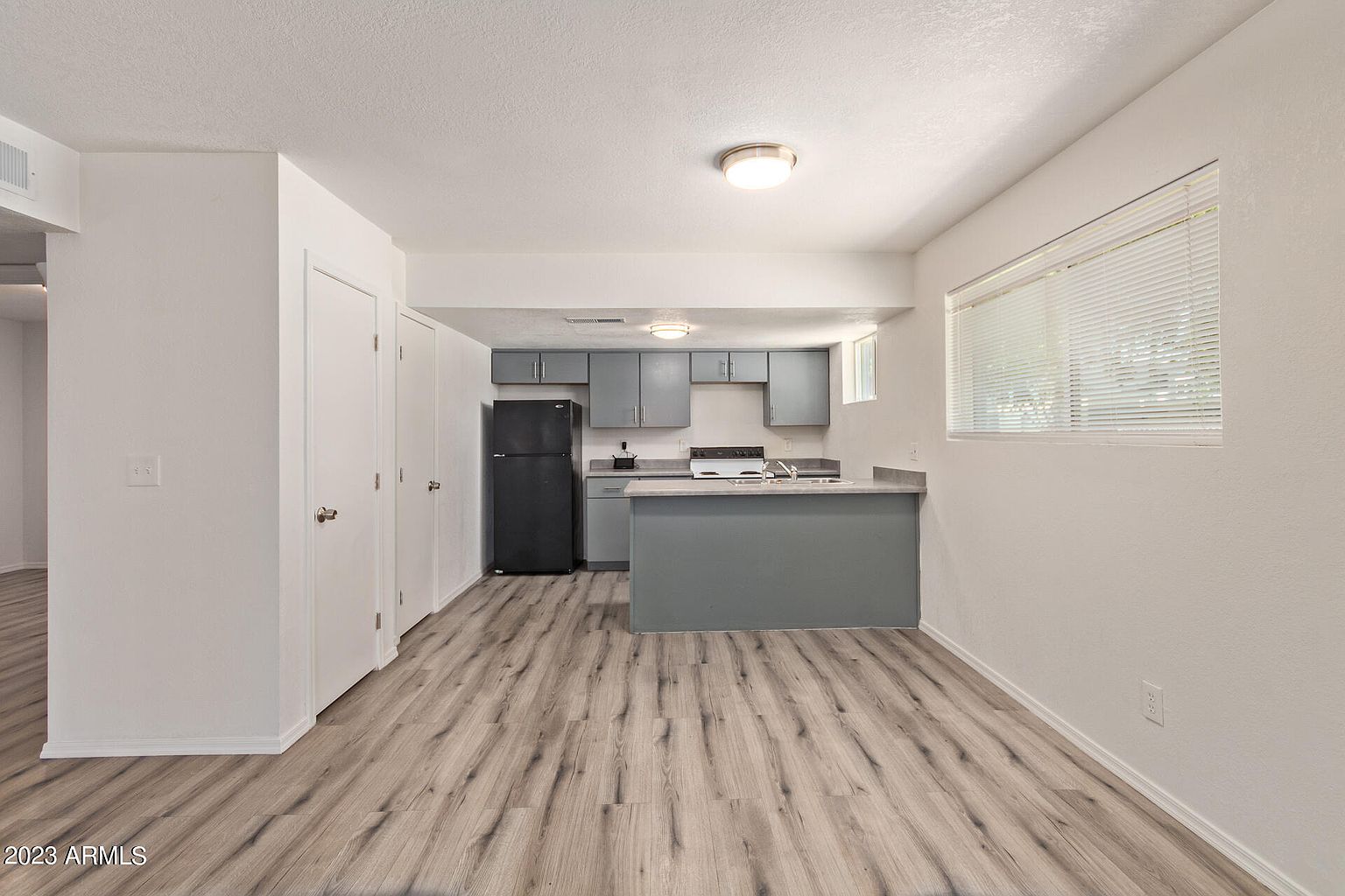 2633 W Ocotillo Rd photo 2