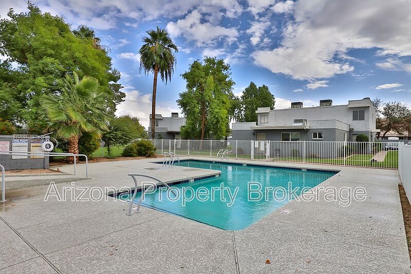 6653 N 27th Ave Phoenix, AZ 85017 photo 4