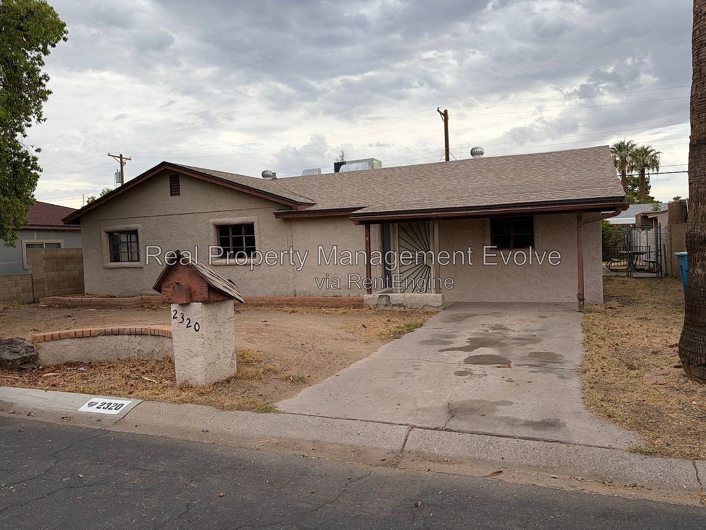 2320 W Rose Ln photo 4