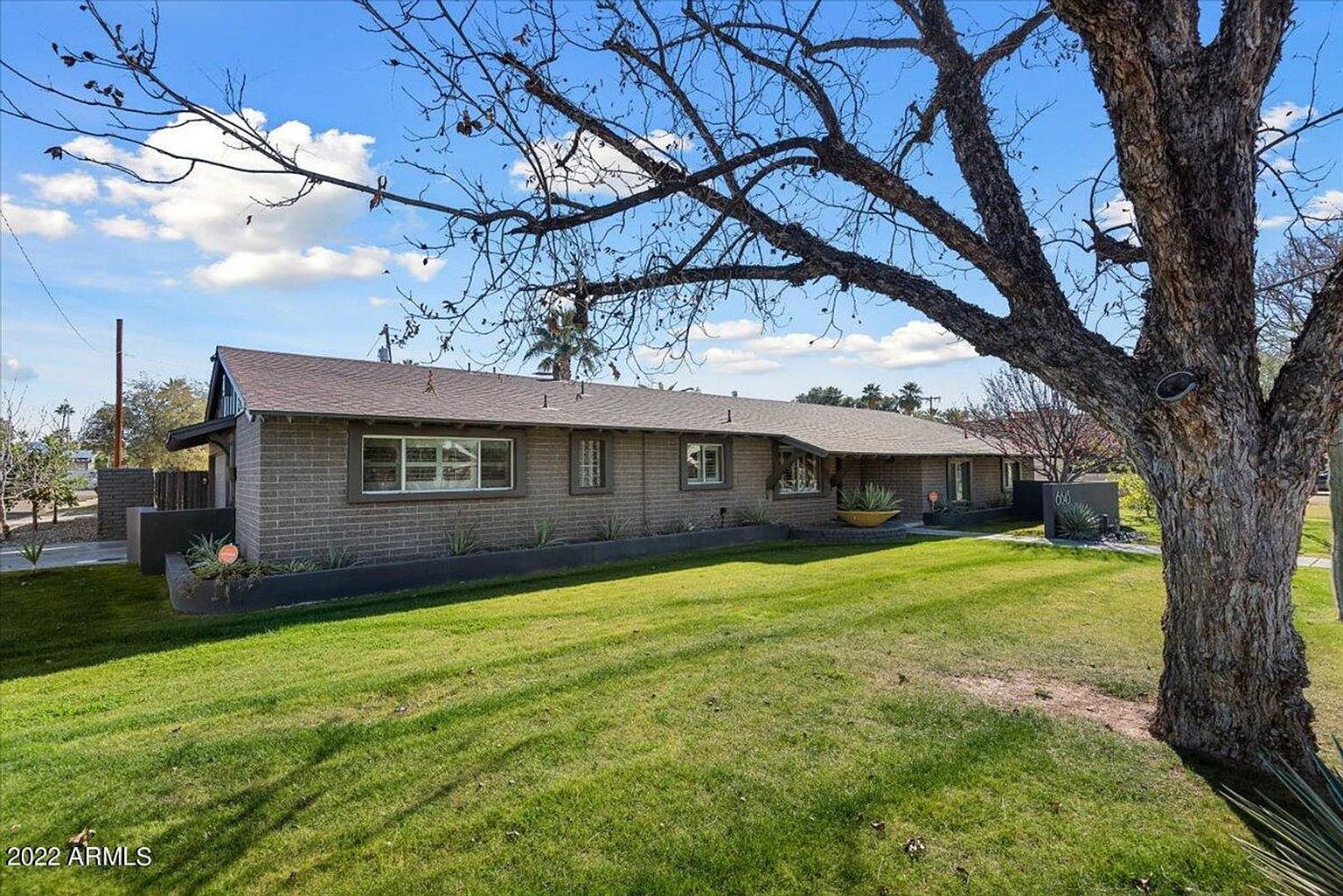 6643 N 7th Dr photo 4