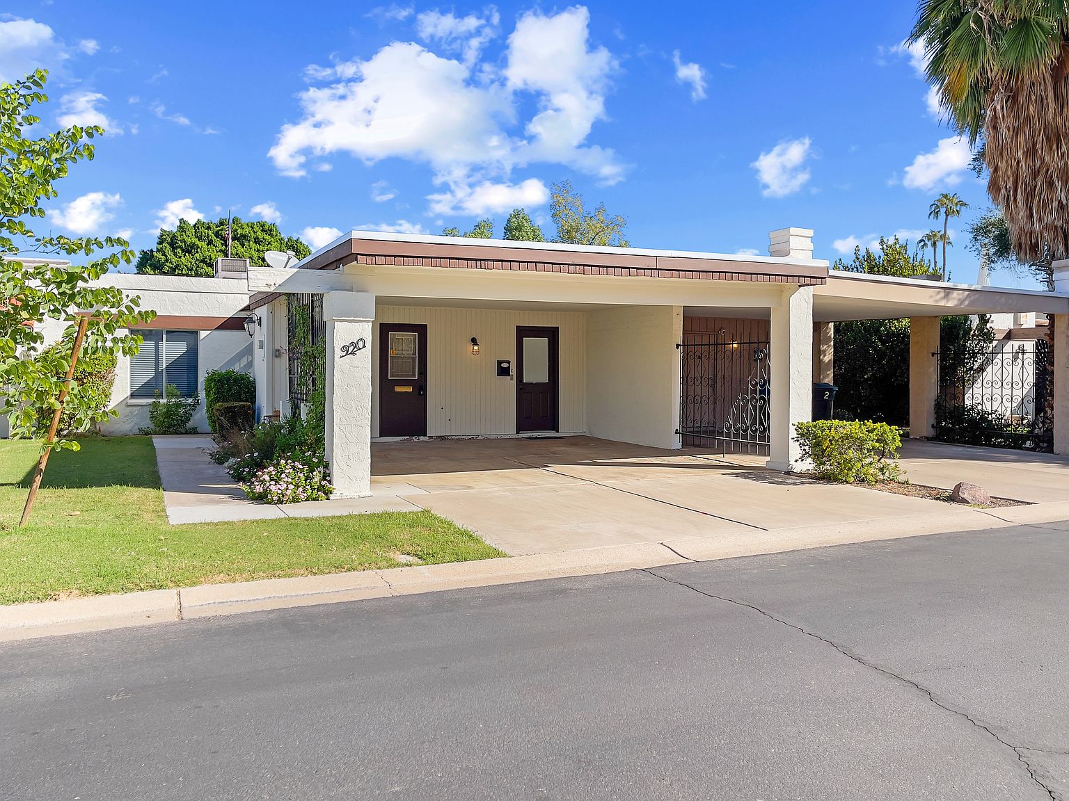 920 W Solcito Ln photo 2