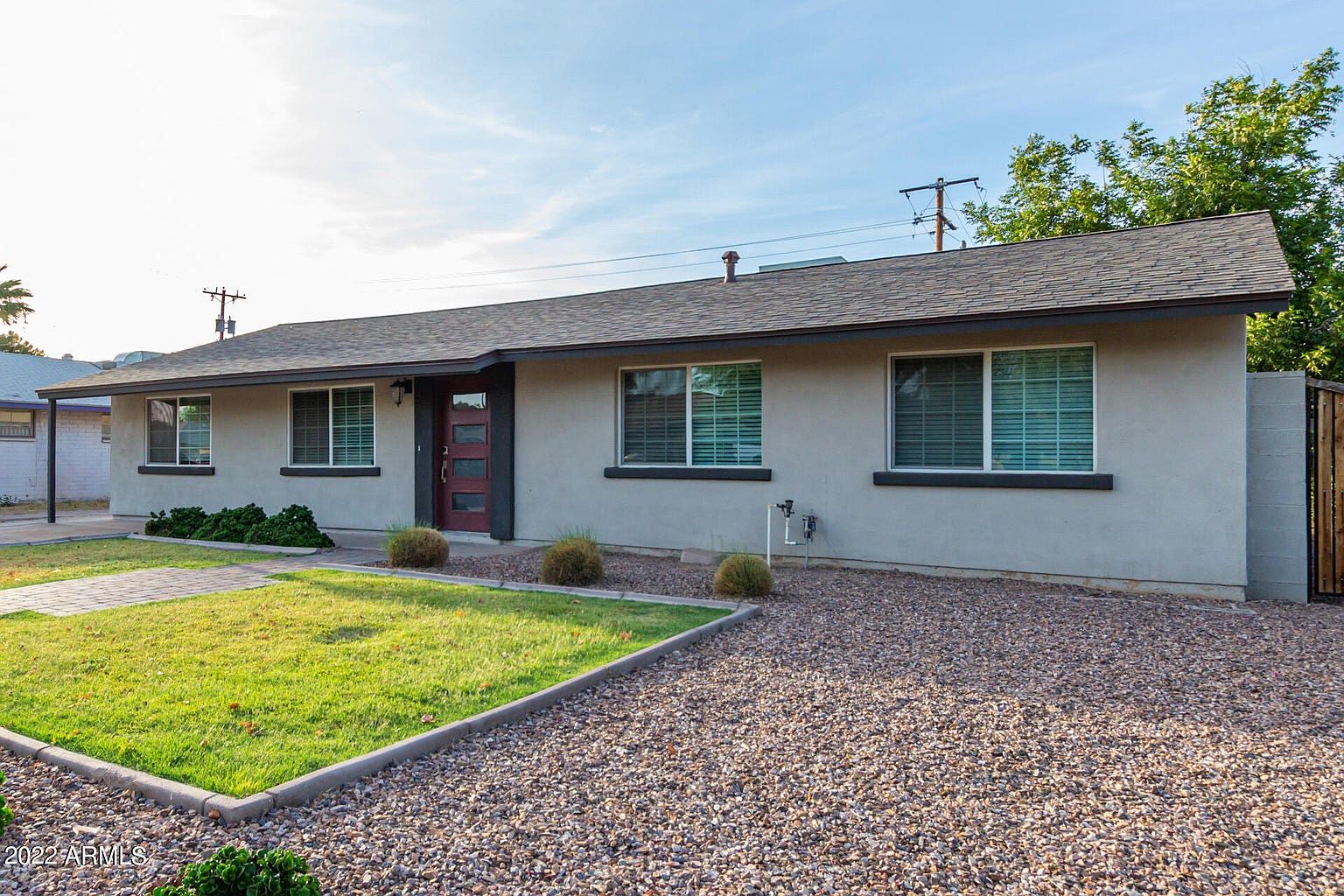 1108 W Colter St photo 3