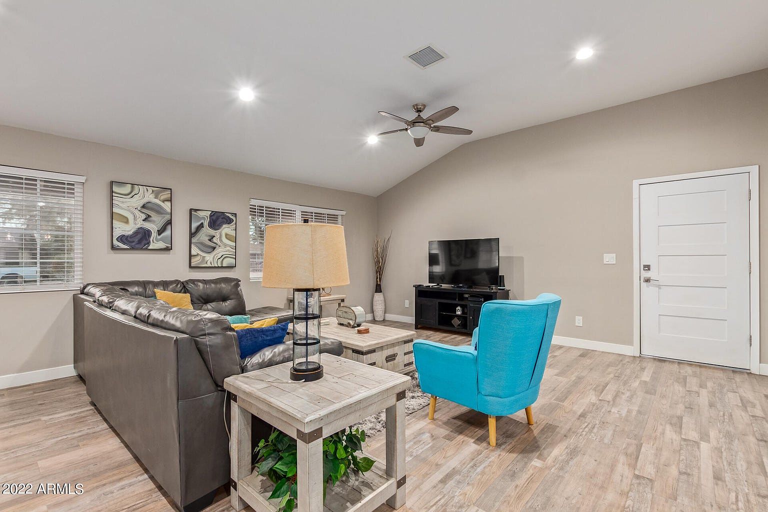 1108 W Colter St photo 5