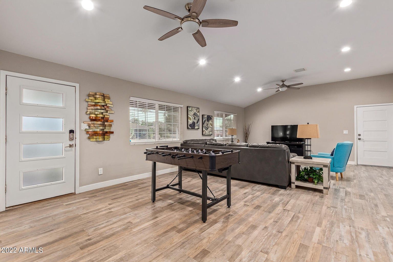 1108 W Colter St photo 4