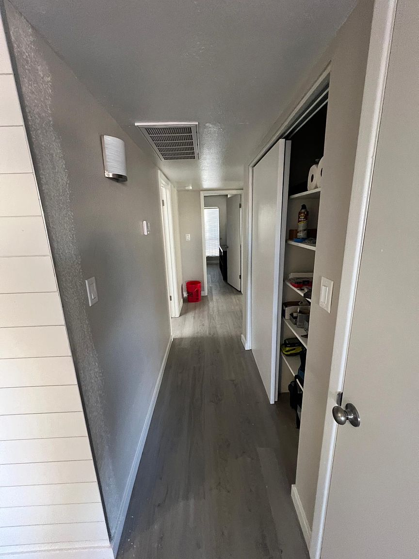 6565 N 19th Ave Phoenix, AZ 85015 photo 3