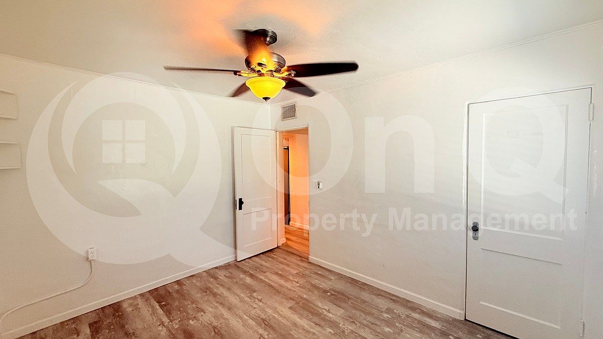 2626 W Vista Ave photo 5