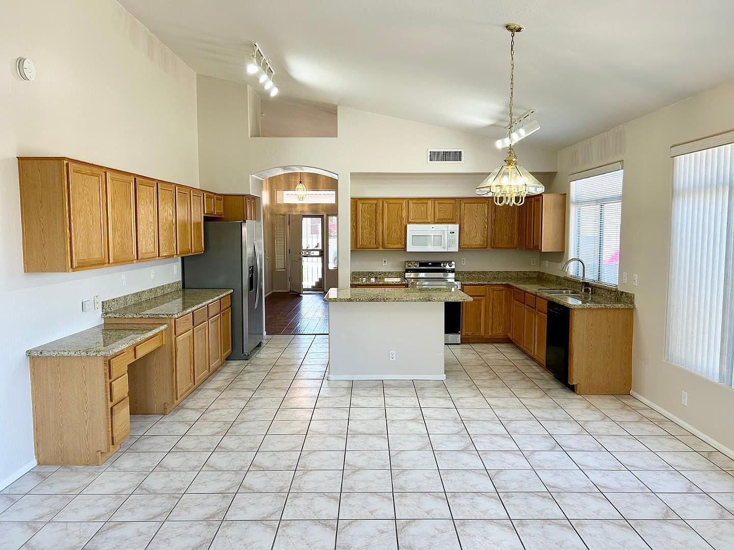1230 E Captain Dreyfus Ave Phoenix, AZ 85022 photo 5