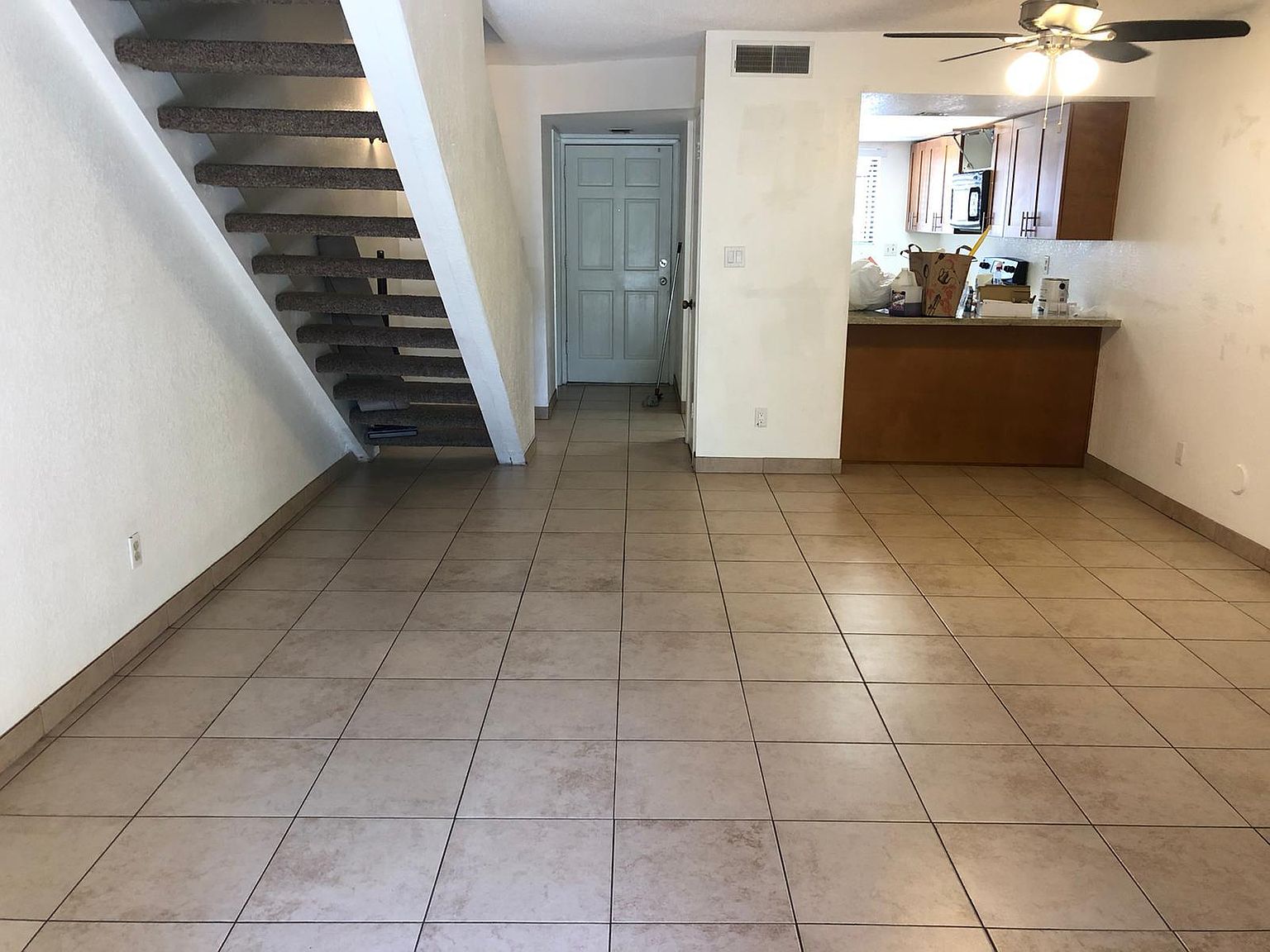 1545 E Sahuaro Dr photo 3