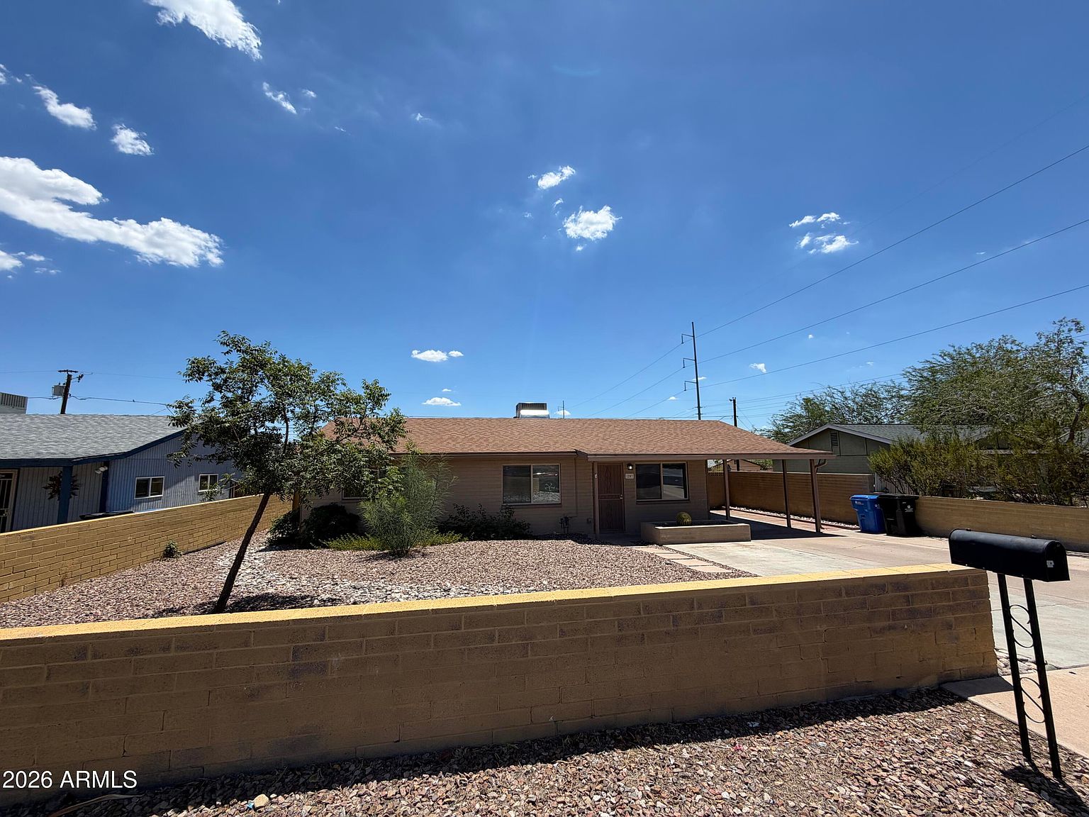 1207 E Christy Dr Phoenix, AZ 85020 photo 2