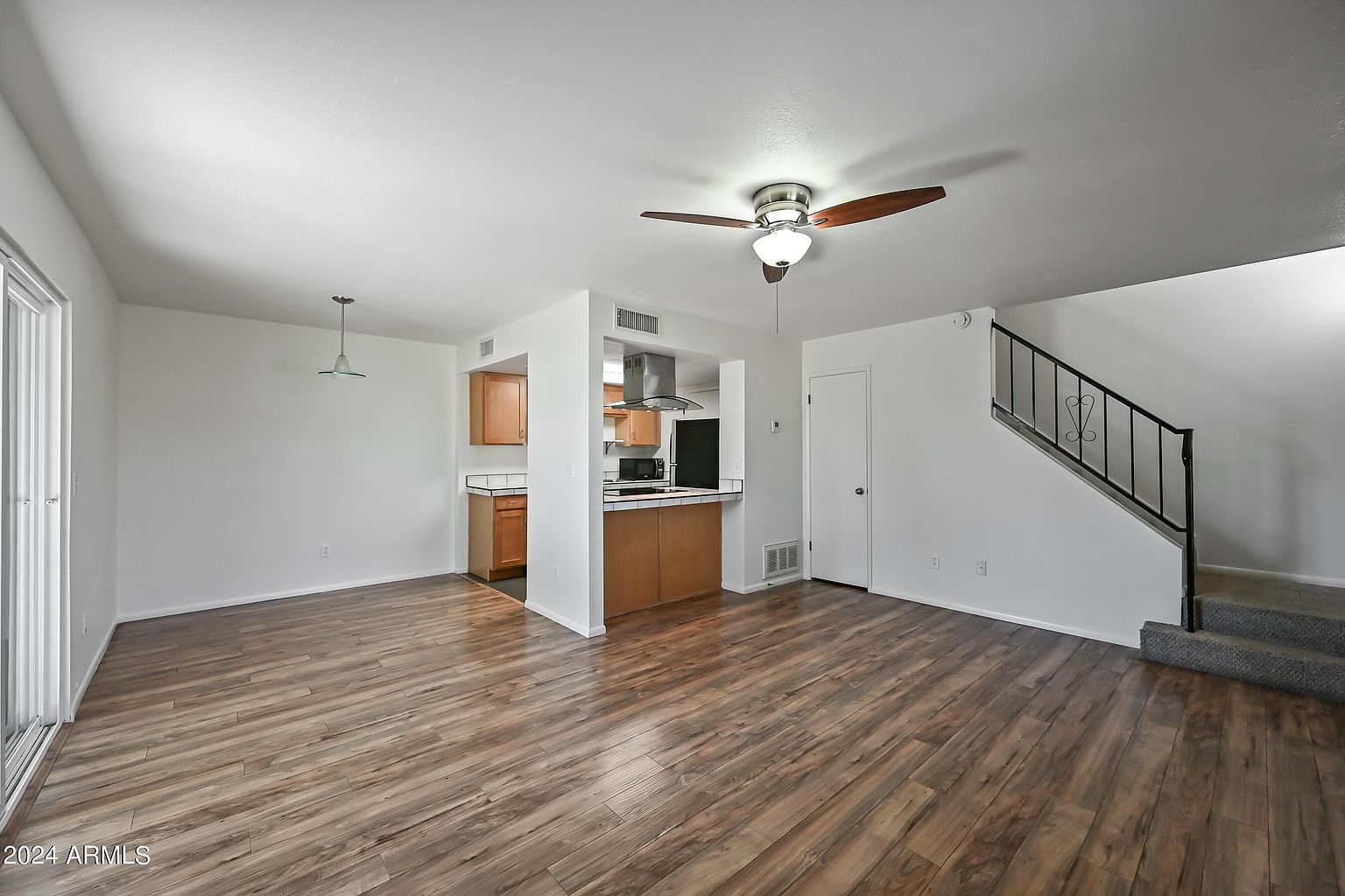 729 E Cochise Dr Phoenix, AZ 85020 photo 4