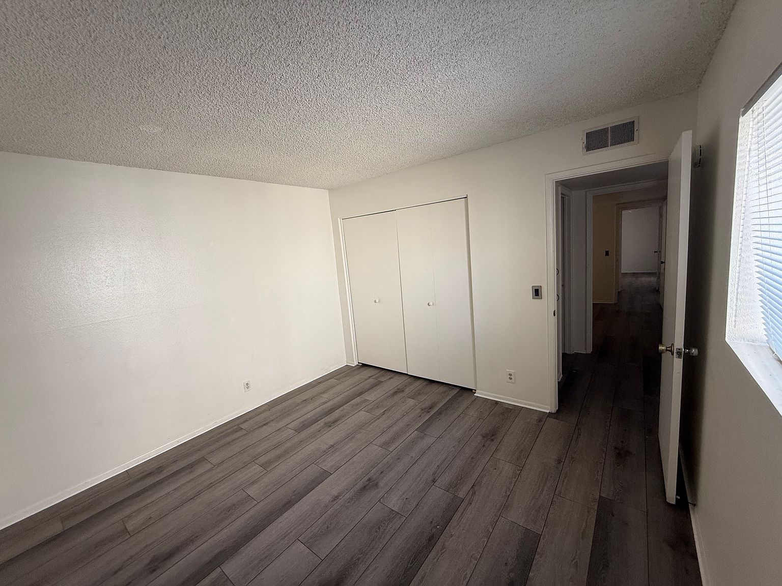 1149 E Beryl Ave photo 2