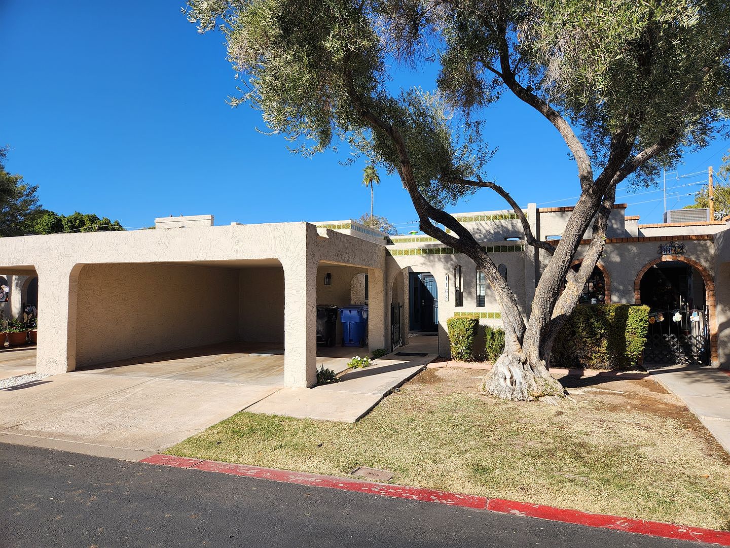 1168 E Cochise Dr Phoenix, AZ 85020 photo 2