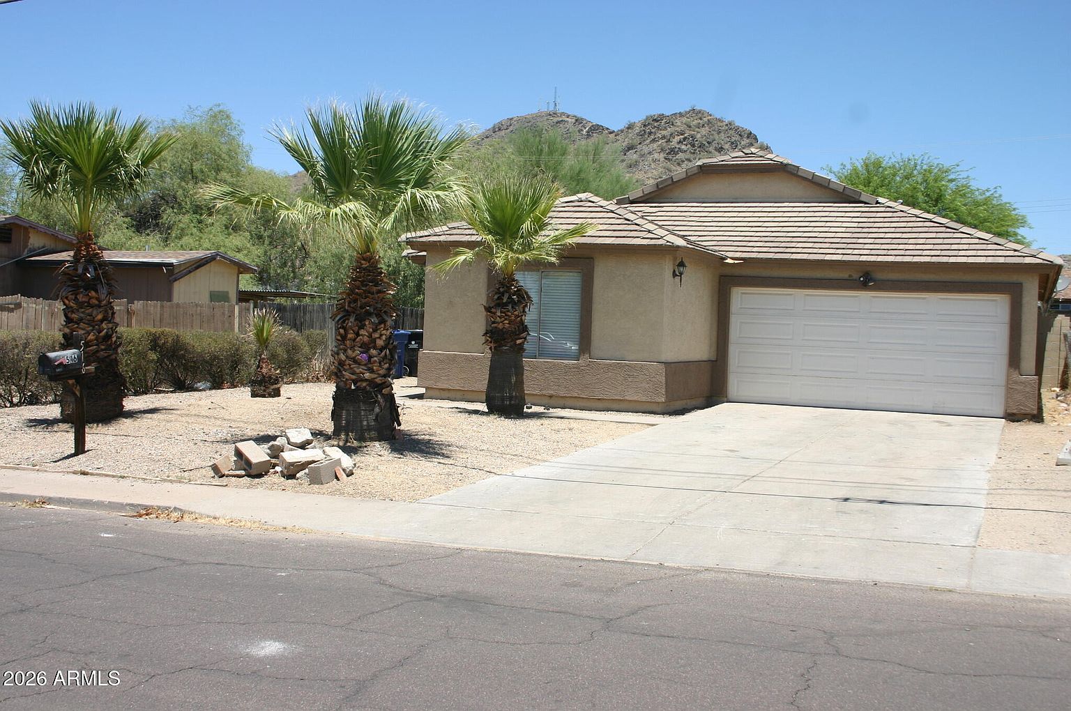 516 E Vogel Ave Phoenix, AZ 85020 photo 4