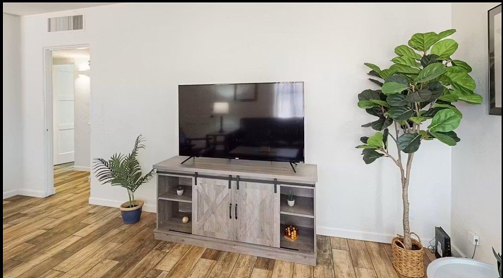 15 W Mission Ln photo 3