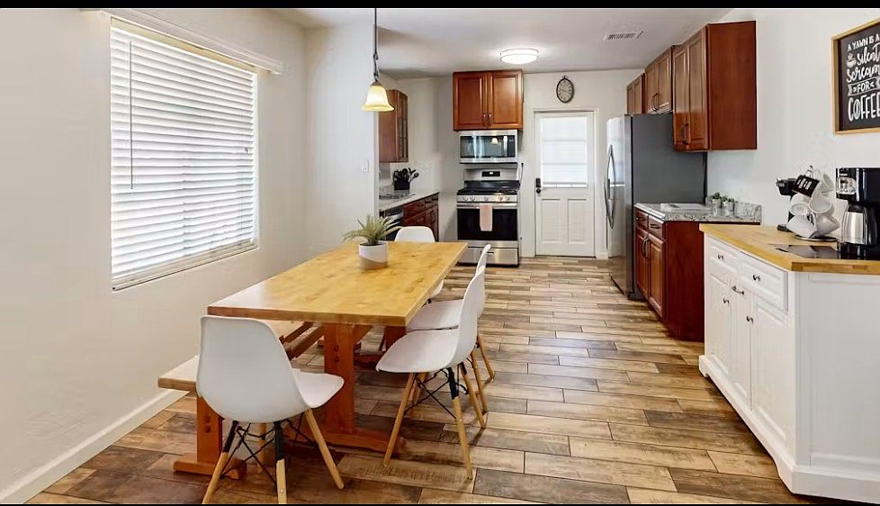 15 W Mission Ln photo 5