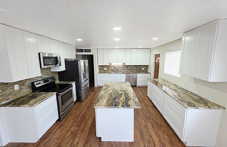 1002 E Las Palmaritas Dr photo 3